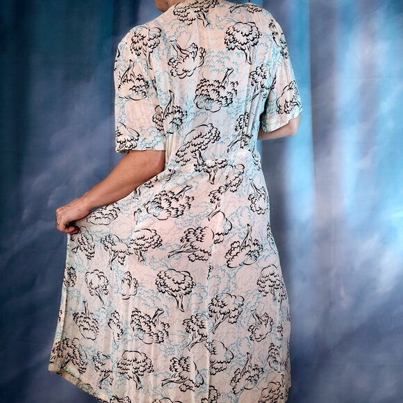 Vintage 1940's Silky Rayon Dress by Nelly Don - Picture 6 of 10